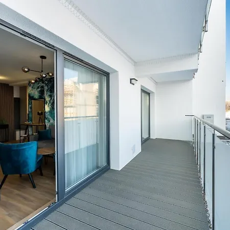 Sunset Iii, Nadmorska 100a