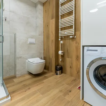 Sunset Iii, Nadmorska 100a