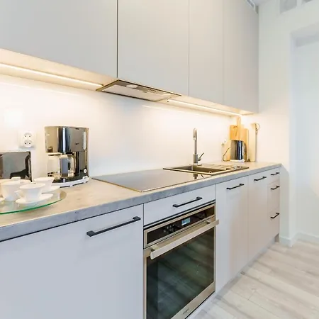 Sunset Iii, Nadmorska 100a *