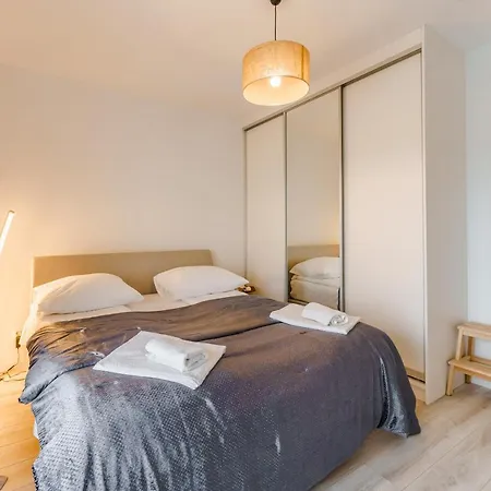 Sunset Iii, Nadmorska 100a