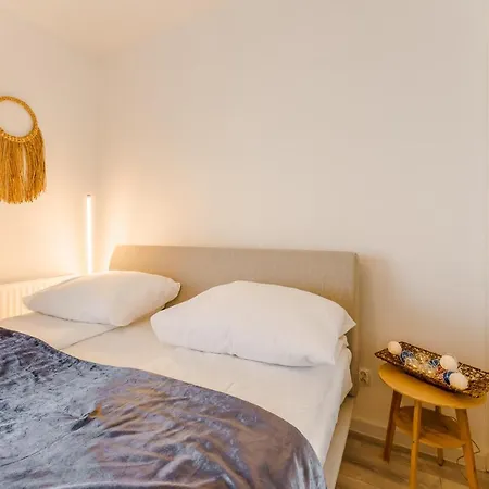 Sunset Iii, Nadmorska 100a *