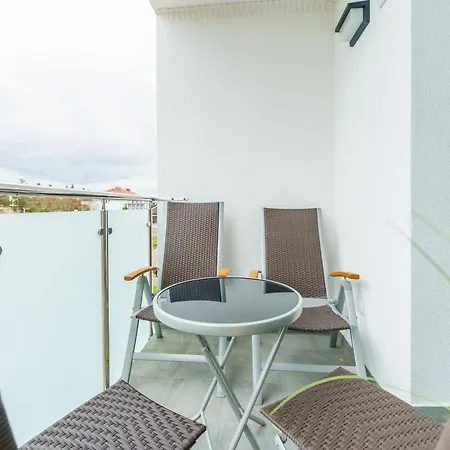 Sunset Iii, Nadmorska 100a *