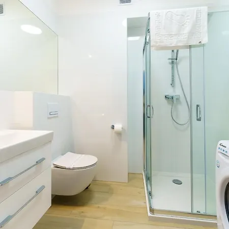 Sunset Iii, Nadmorska 100a *