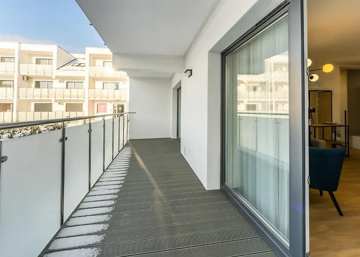 Sunset Iii, Nadmorska 100a