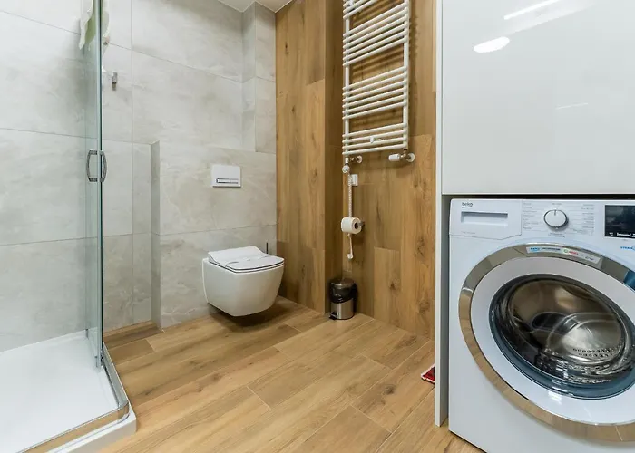 Sunset Iii, Nadmorska 100a