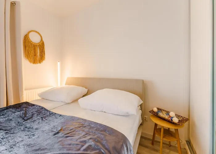 Sunset Iii, Nadmorska 100a *